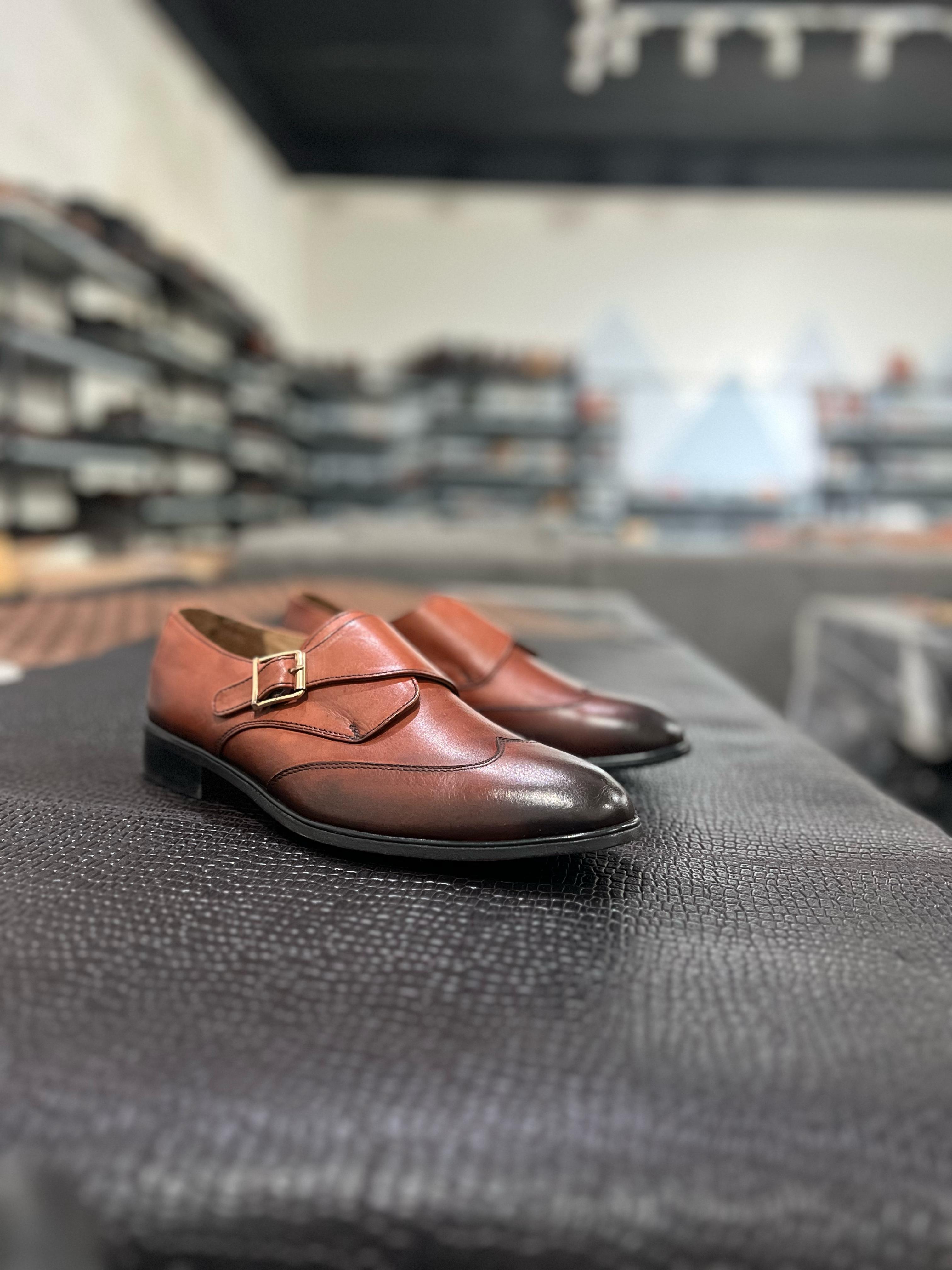LP1194-Monkstrap
