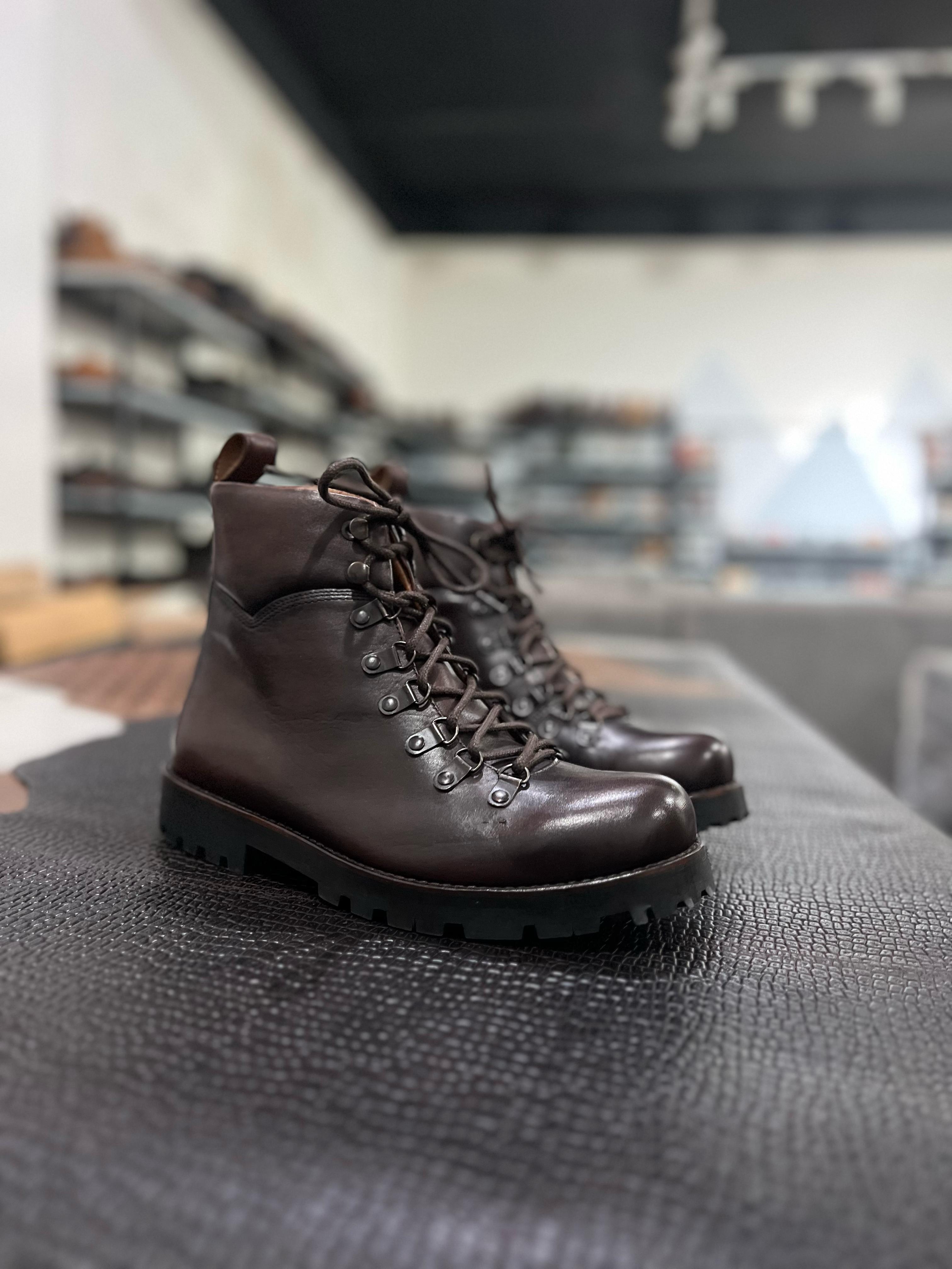LP1138-Boots