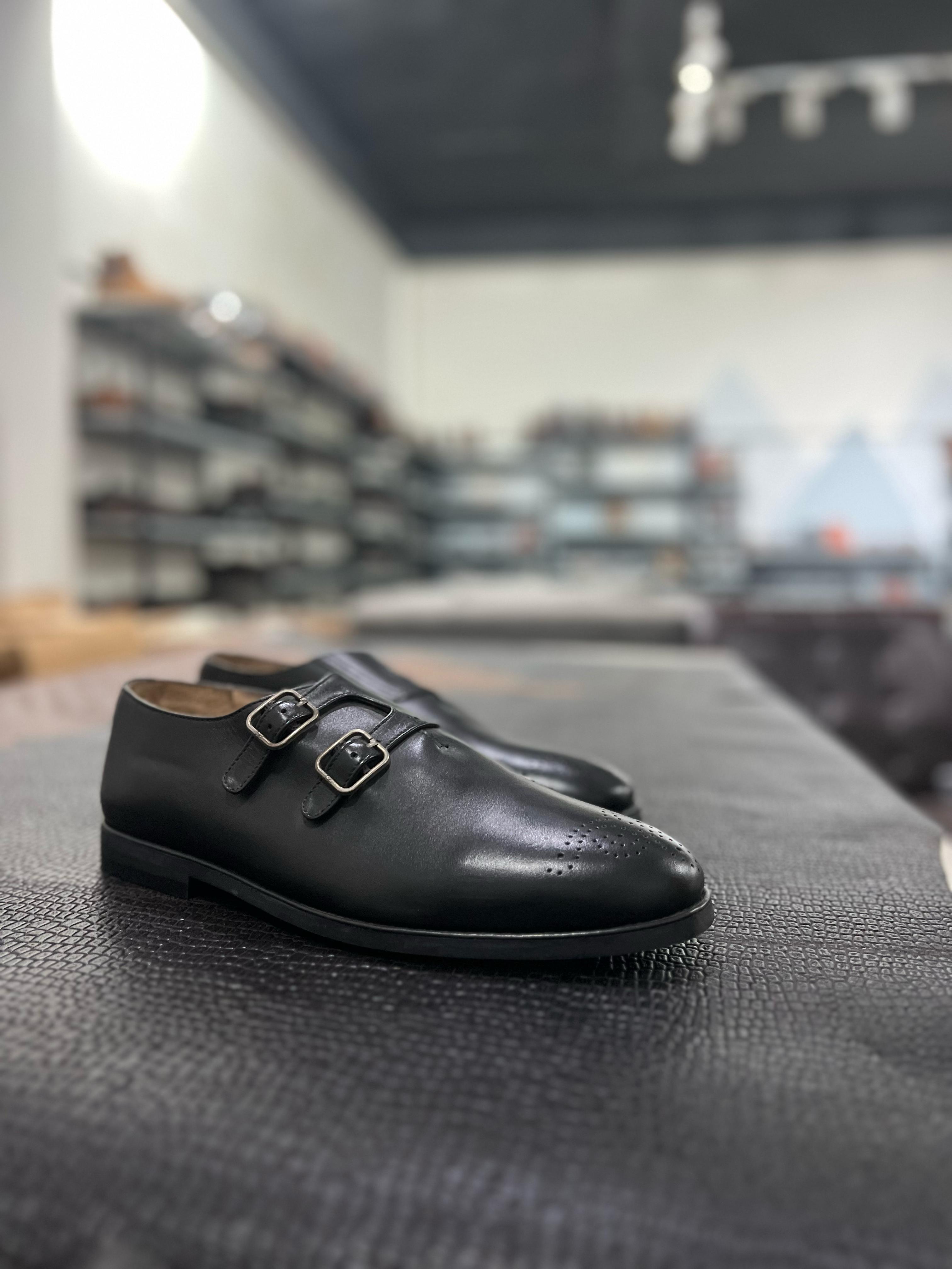 LP1395-Monkstrap