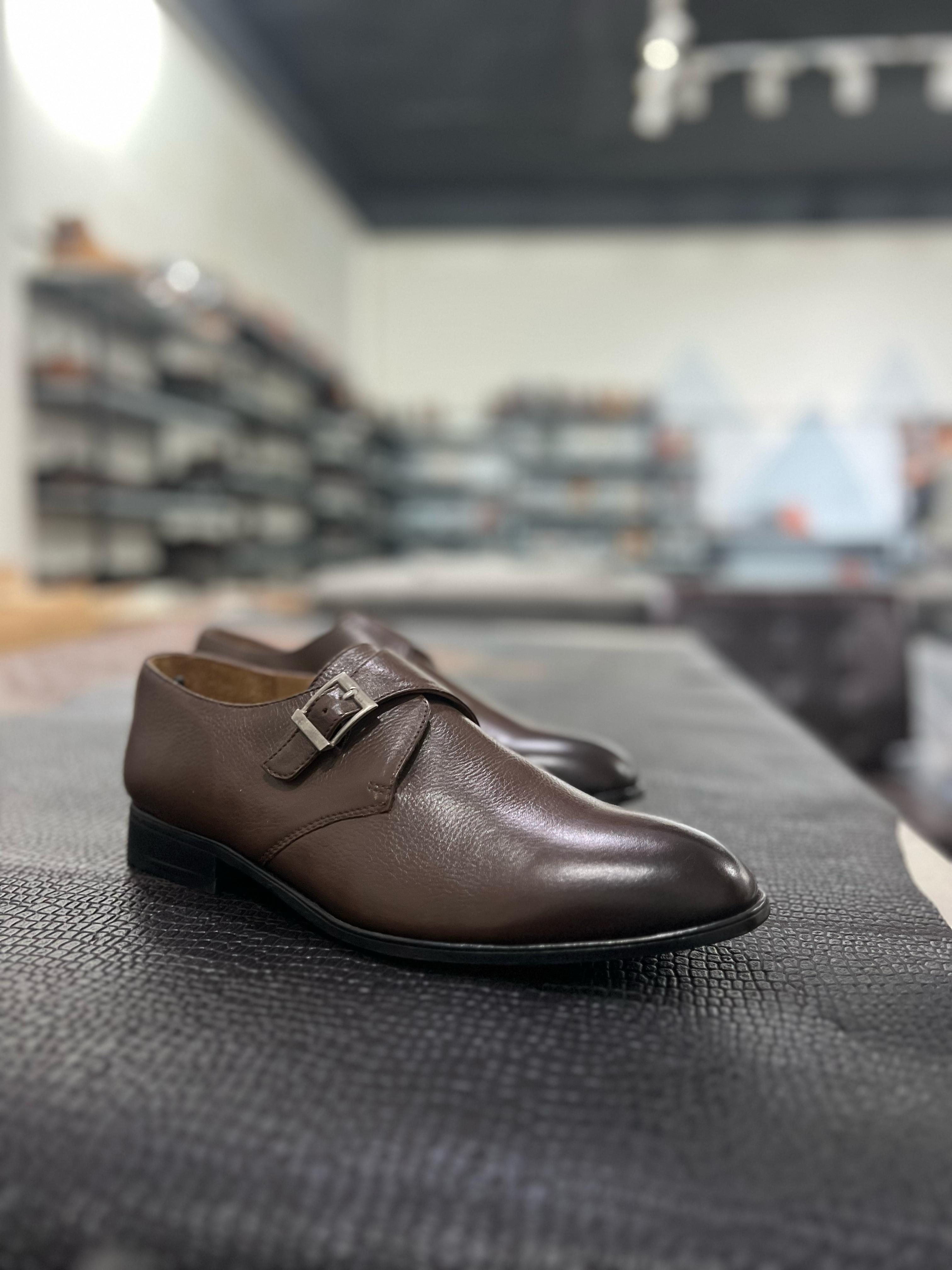 LP1396-Monkstrap