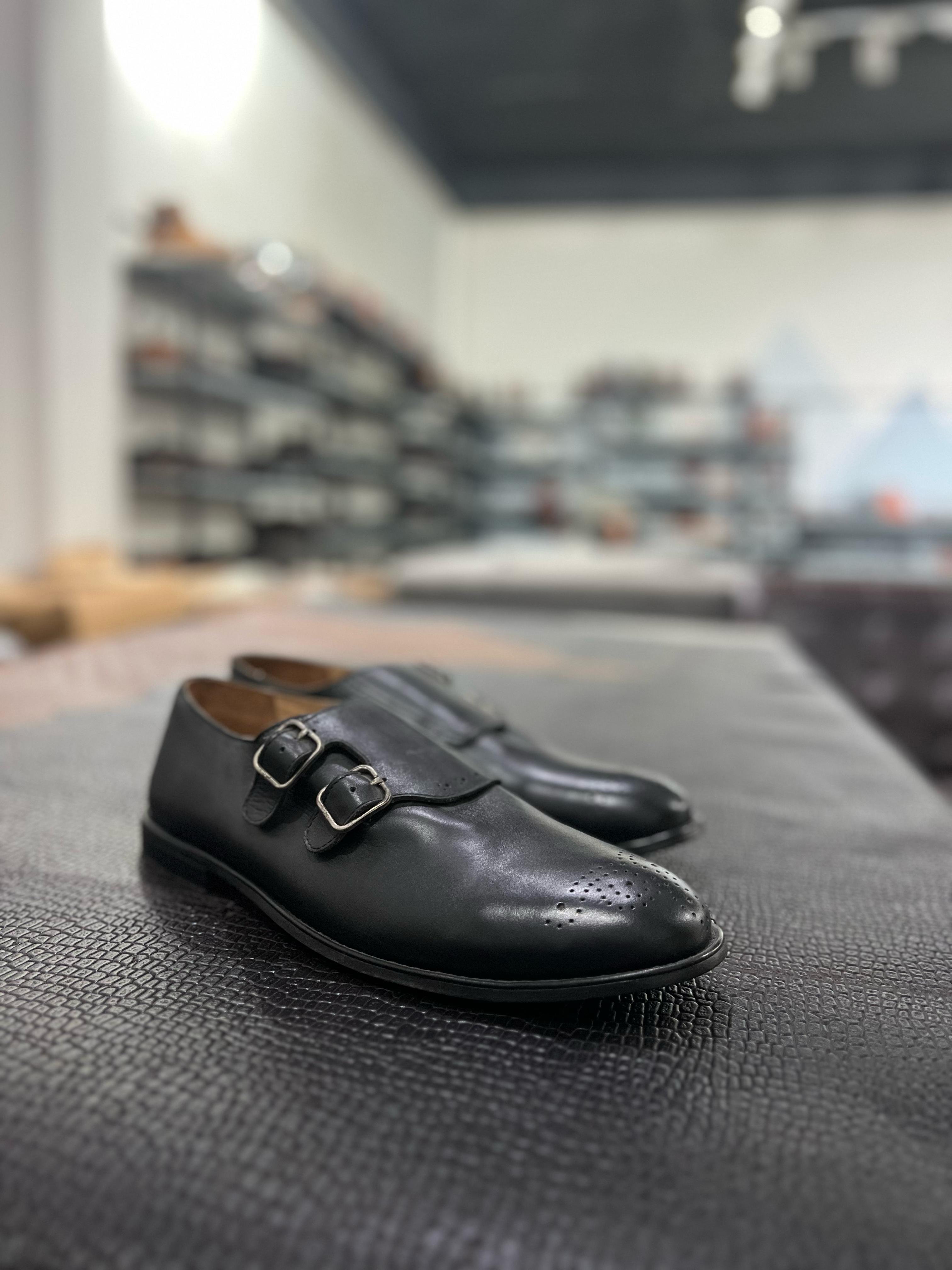 LP1398-Monkstrap